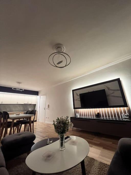Art'S Apartment Tiran Dış mekan fotoğraf